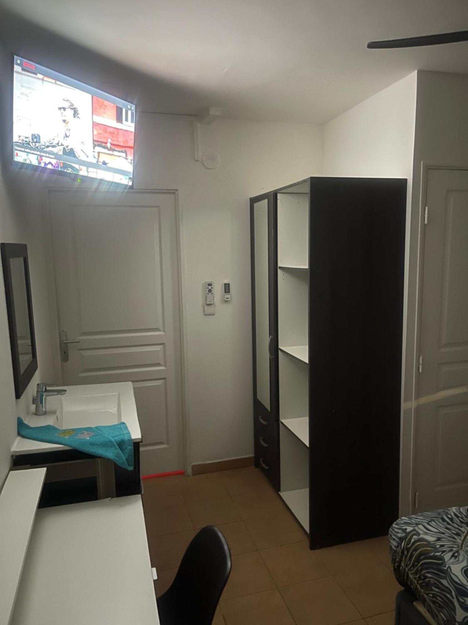 Casa Coliving Avec Chambre Salle De Bain Individuelles Privatives Saint Pierre Exterior foto